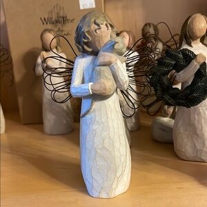 Willow Tree Angel with Cat Figurine - Natural